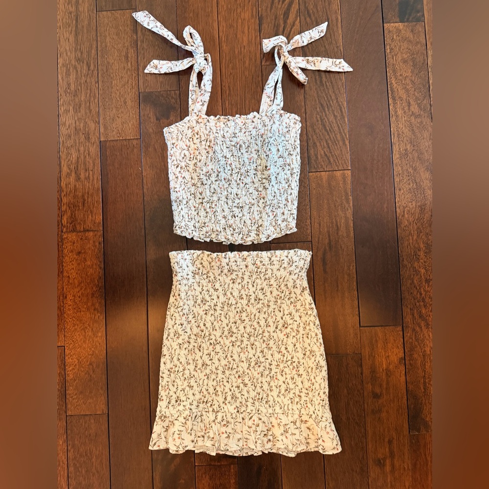 Abercrombie & Fitch sz Small Cream Floral Mini Skirt Set